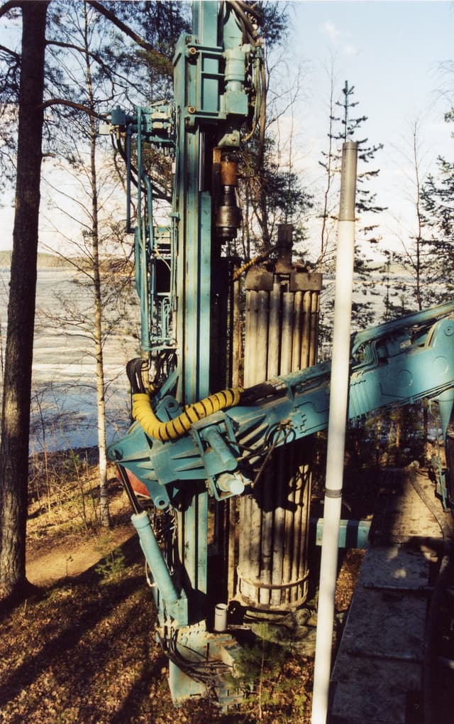 Well drilling for oxidizing groundwater with VYR method.