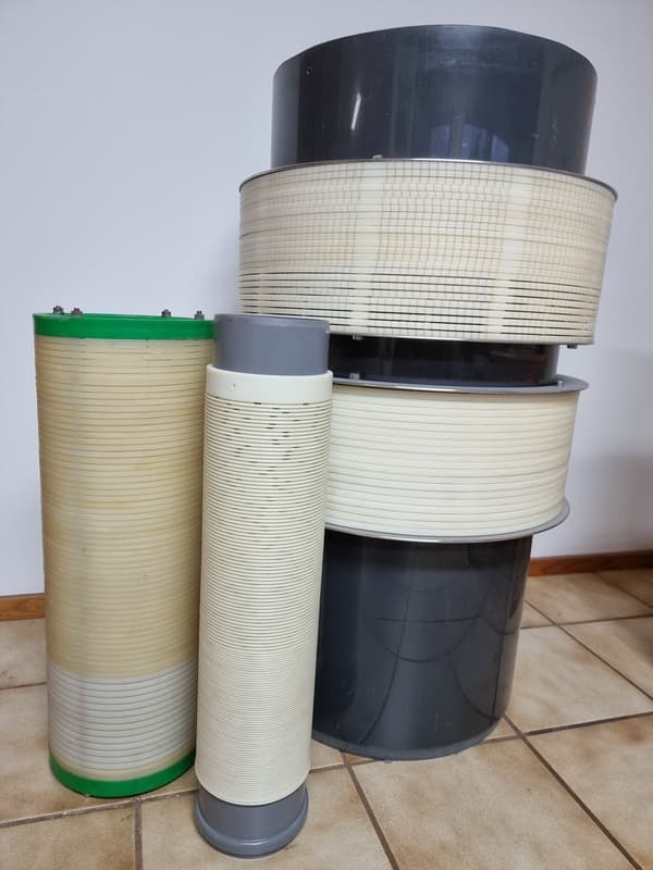 Different sizes and types of our FLUXSCREEN screen tubes.